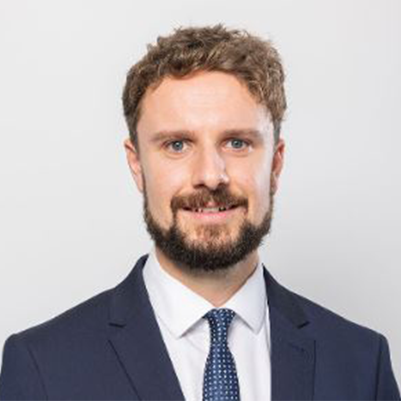Headshot of Tom Robertshaw