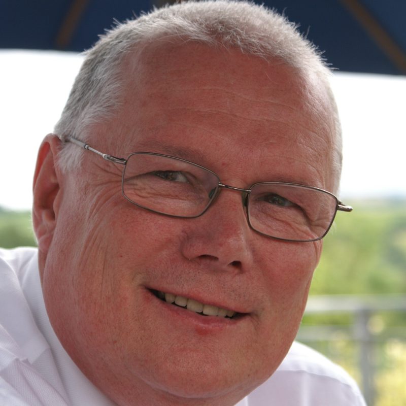 Headshot of Barrie Kent