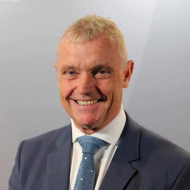 Headshot of Ian Knox