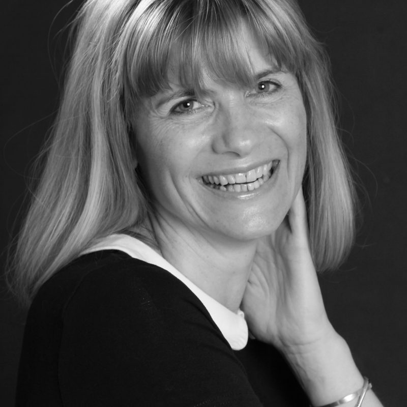 Headshot of Tracy Savage