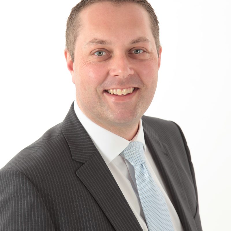 Headshot of Iain Teasdale