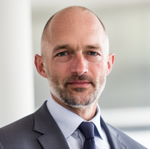 Headshot of Tim Edwards