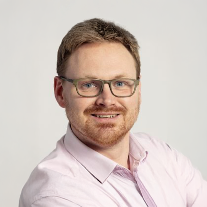 Headshot of Fraser Loudon