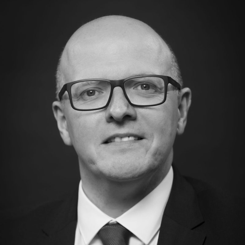 Headshot of Graeme Lennox