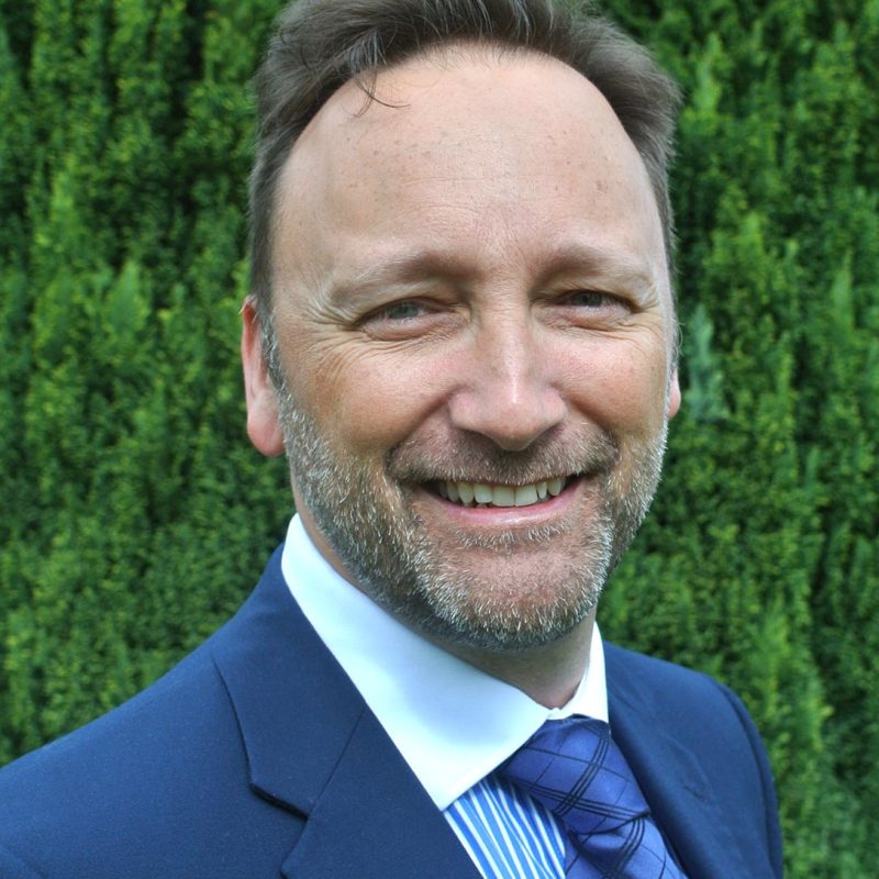 Headshot of Iain Phipp