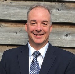 Headshot of Simon Gravestock