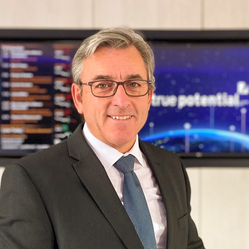 Headshot of Colin Hart