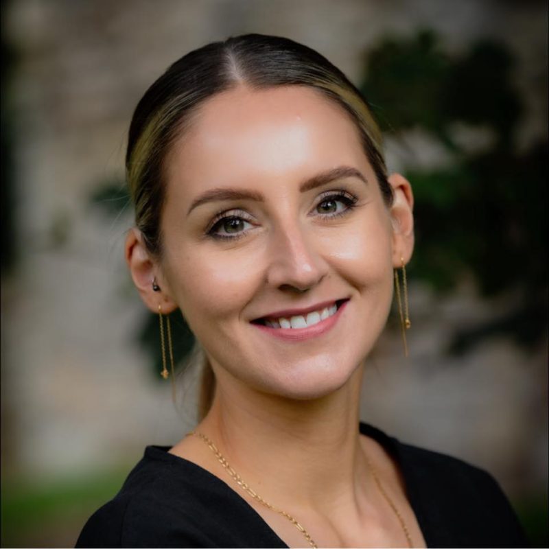 Headshot of Cassie Hart