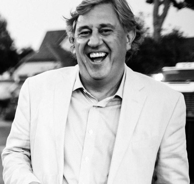 Headshot of Simon Rustell